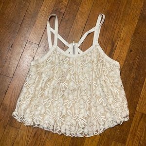 Free people cropped lace tank top💛